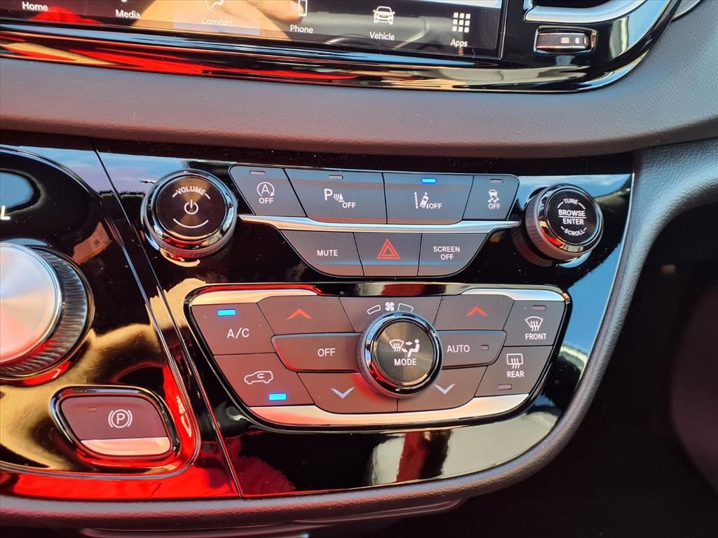 New 2026 Chrysler Voyager LX image 17