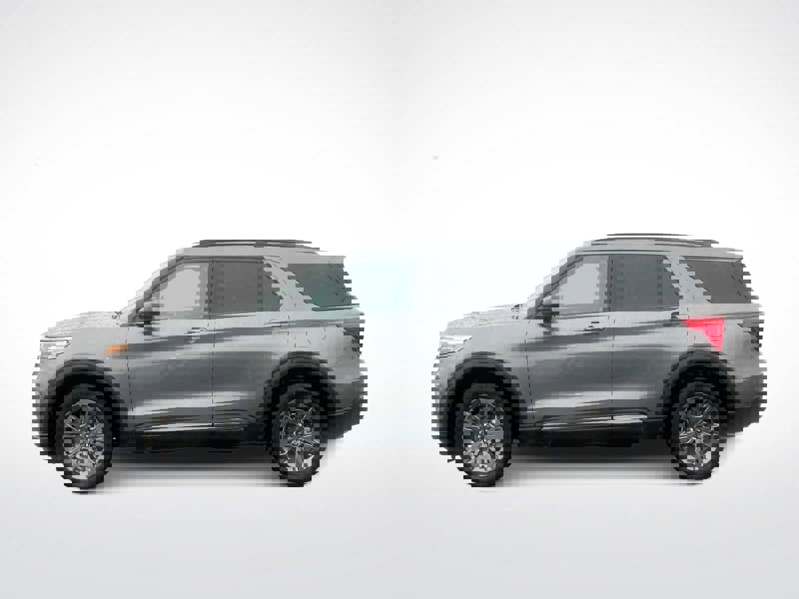 Used 2023 Ford Explorer XLT w/ Equipment Group 202A image 5