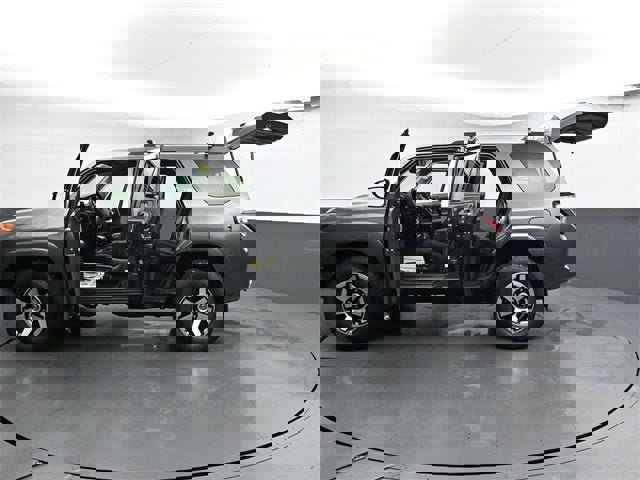 Used 2018 Toyota 4Runner TRD Off-Road image 41