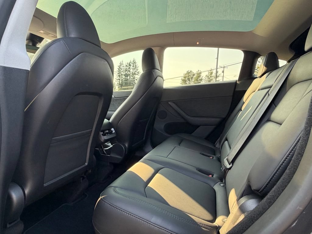 Used 2024 Tesla Model Y Long Range AWD/4WD image 22