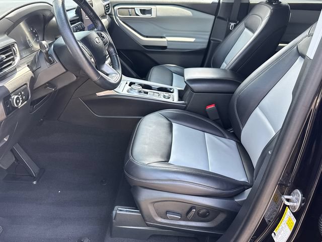 Used 2024 Ford Explorer XLT w/ Equipment Group 202A AWD/4WD image 9