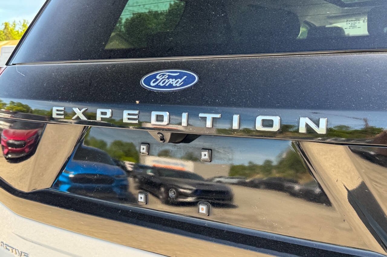 Used 2025 Ford Expedition Active AWD/4WD image 18