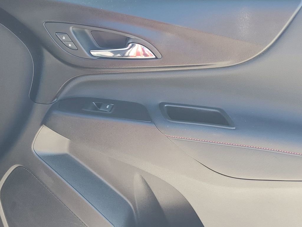 Used 2023 Chevrolet Equinox RS image 45