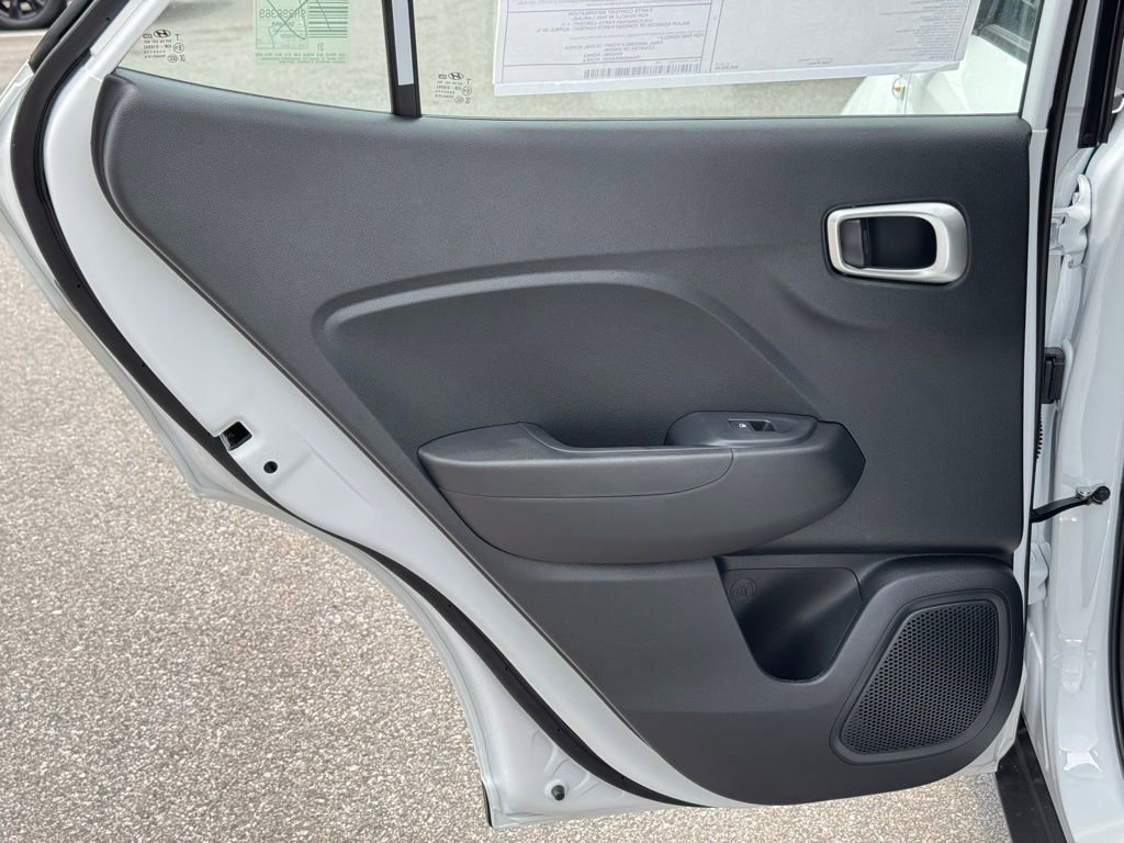 Used 2025 Hyundai Venue SEL image 17