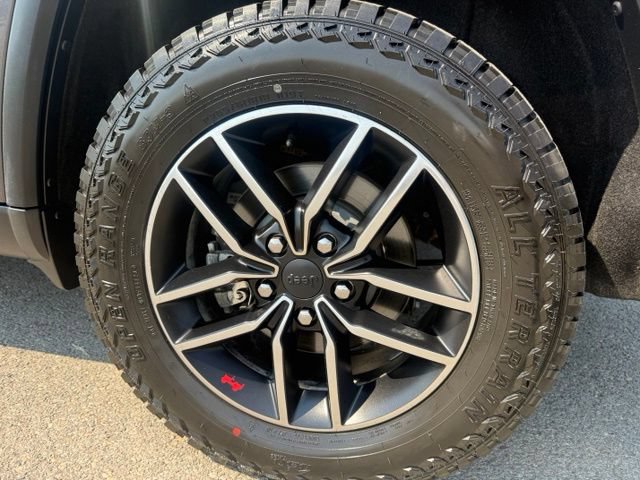Used 2019 Jeep Grand Cherokee Trailhawk w/ Trailhawk Luxury Group AWD/4WD image 8