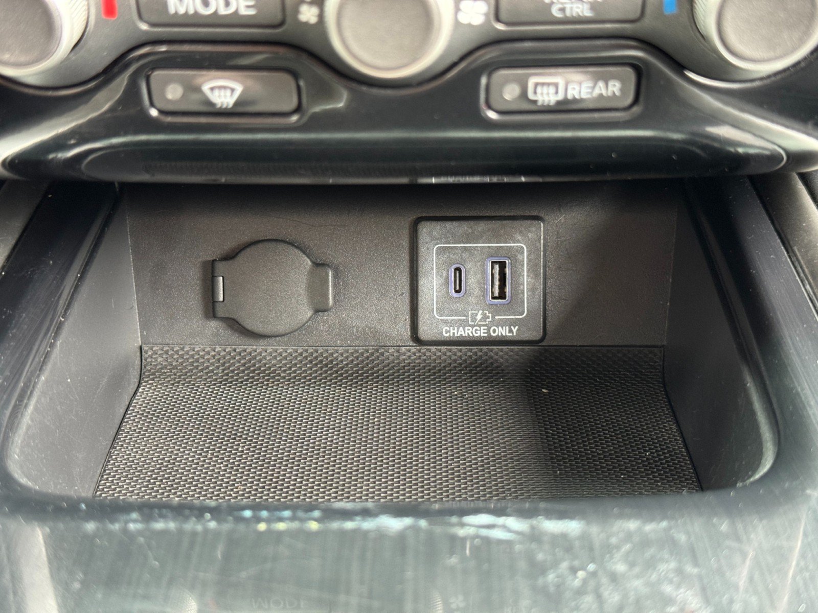 Used 2019 Nissan Pathfinder SV FWD image 26