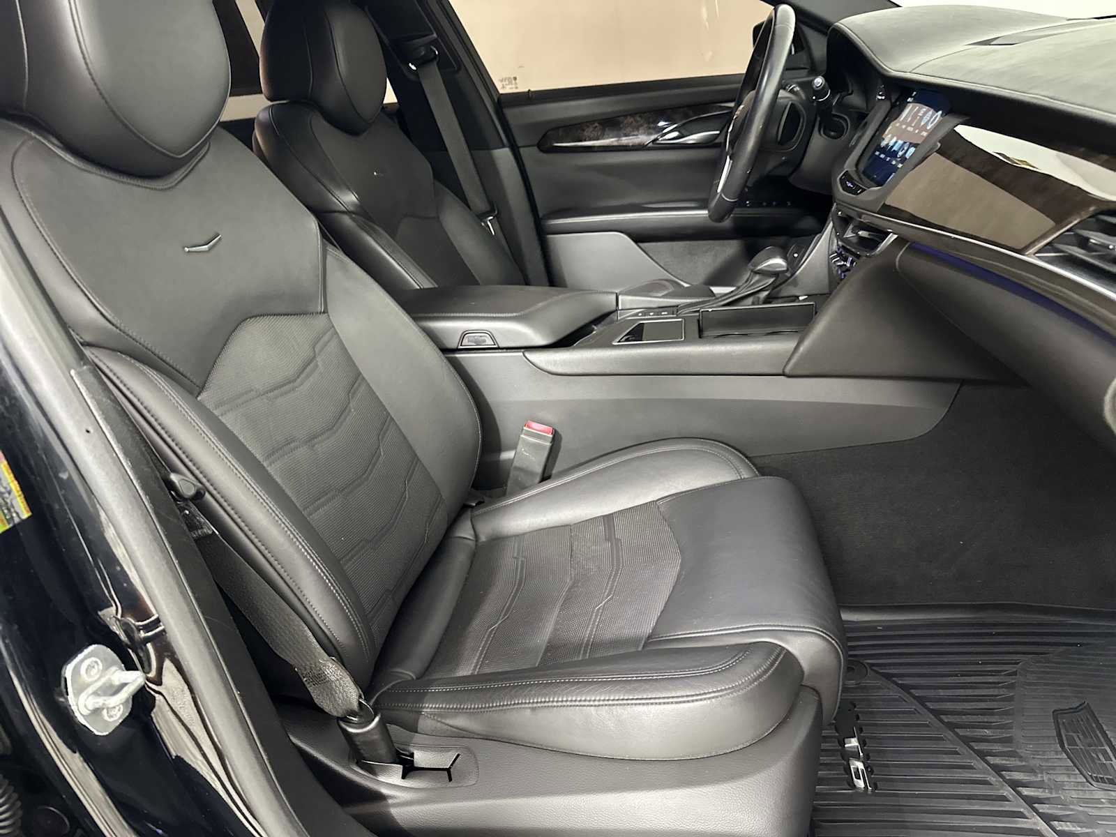 Used 2018 Cadillac CT6 Luxury image 26