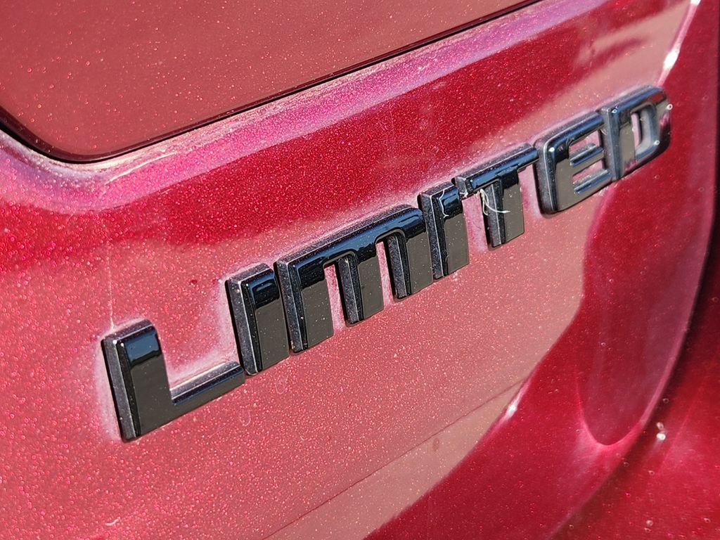 Used 2023 Jeep Grand Cherokee Limited w/ Black Appearance Package image 11