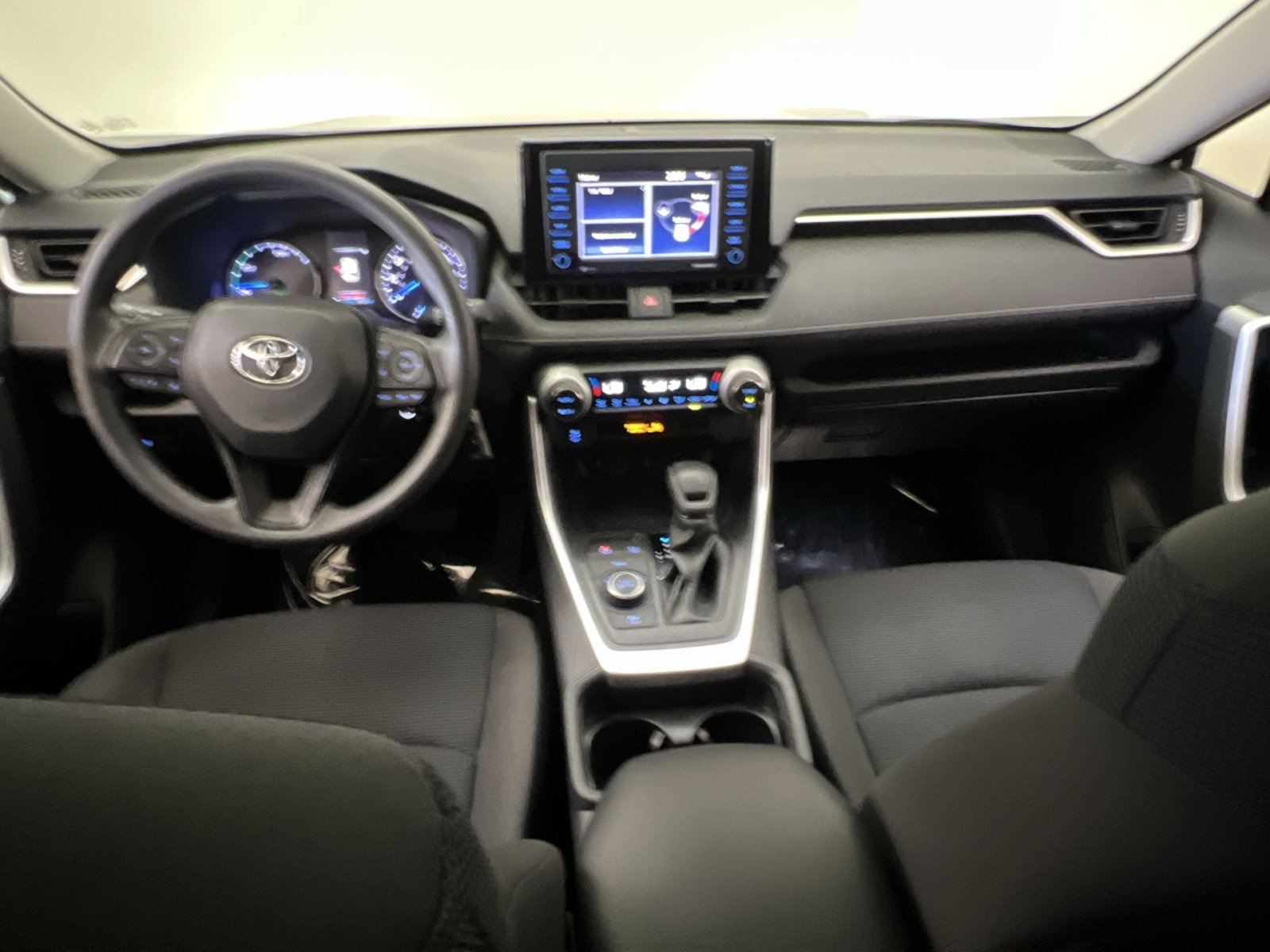 Used 2020 Toyota RAV4 LE w/ All Weather Liner Package AWD/4WD image 22