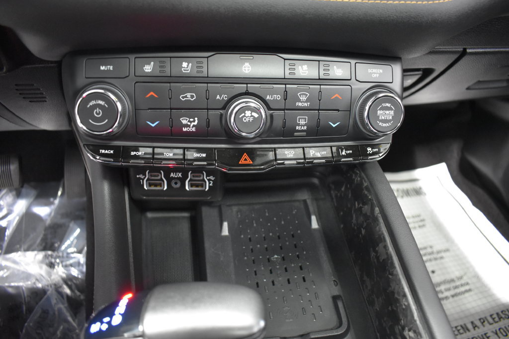 Used 2025 Dodge Durango R/T AWD/4WD image 25