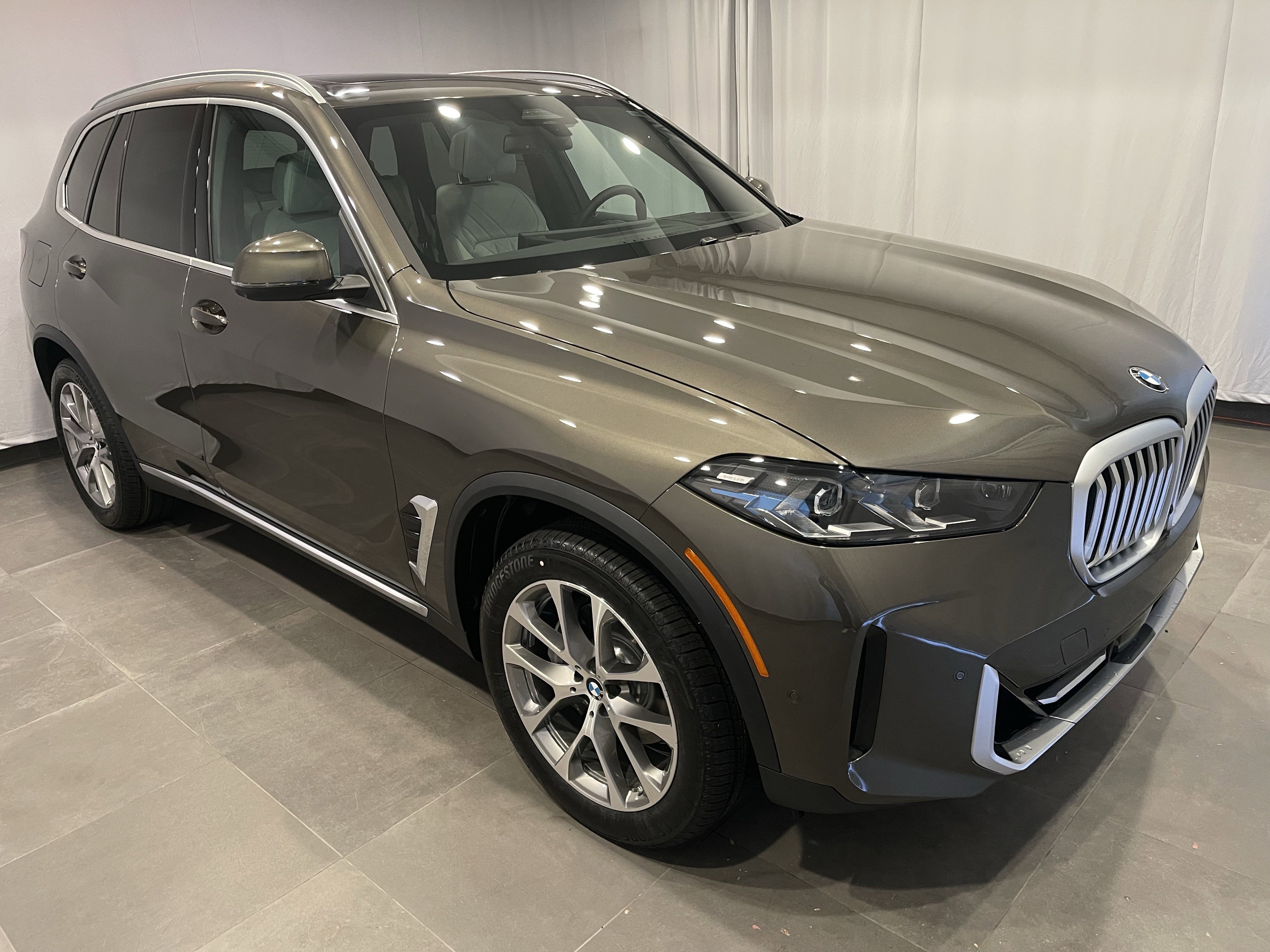 New 2026 BMW X5 xDrive40i w/ Climate Comfort Package AWD/4WD image 3