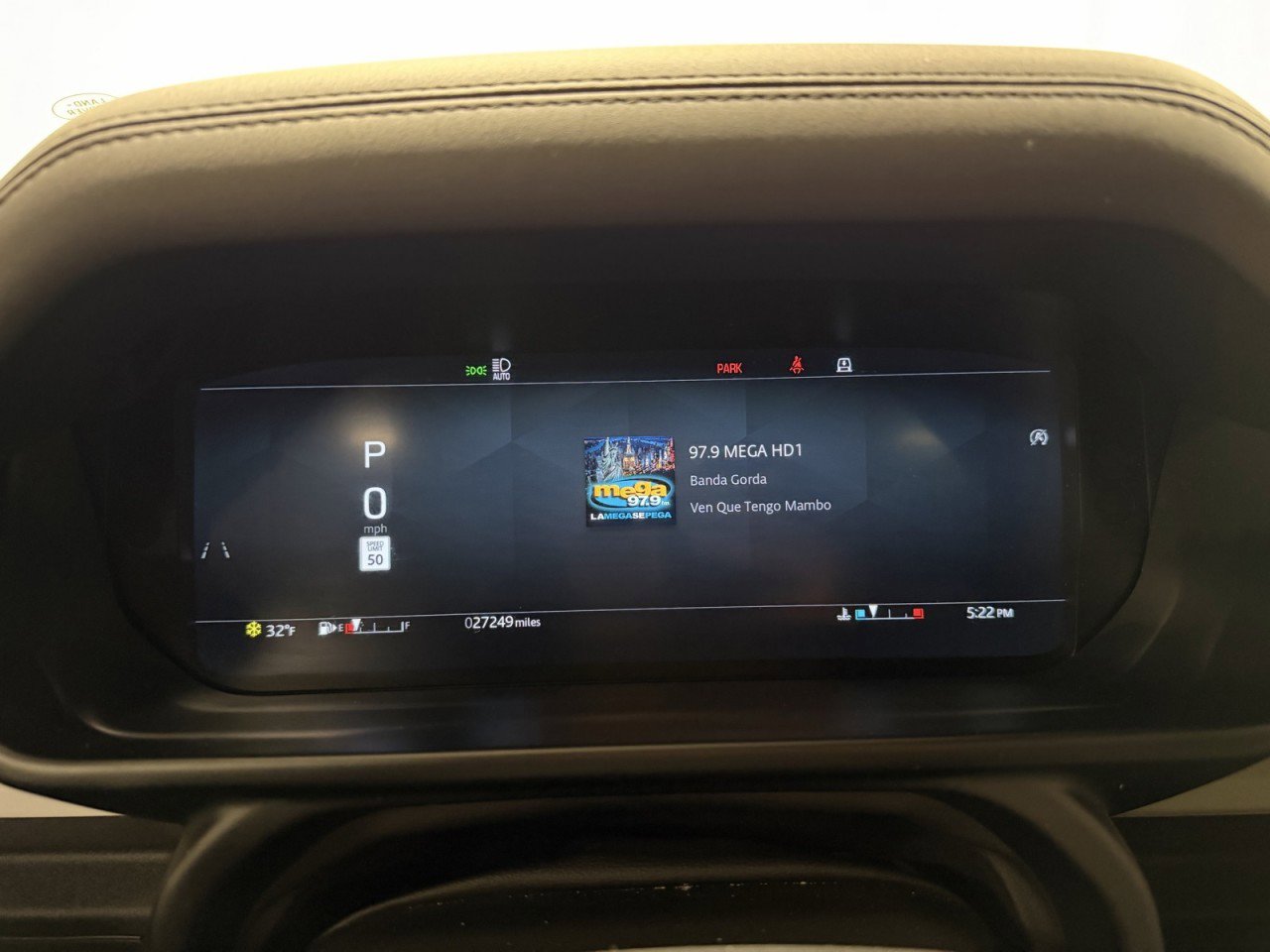 Used 2025 Land Rover Defender 110 S image 12