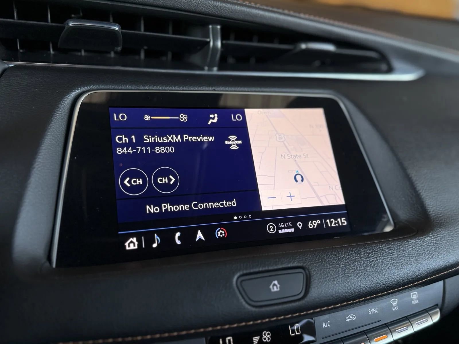 Used 2022 Cadillac XT4 Sport AWD/4WD image 27