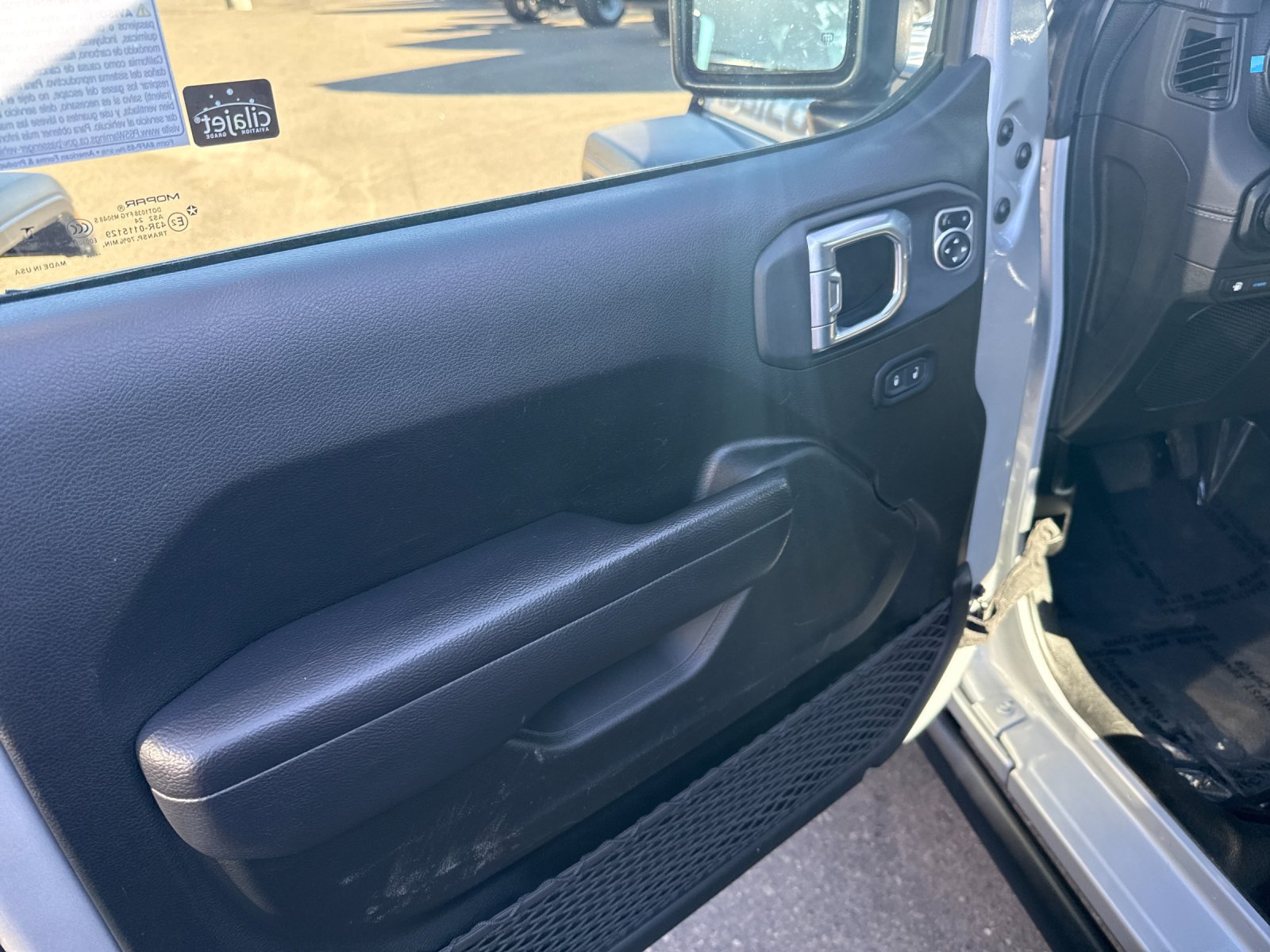 Used 2024 Jeep Wrangler Unlimited Rubicon 4xe AWD/4WD image 10
