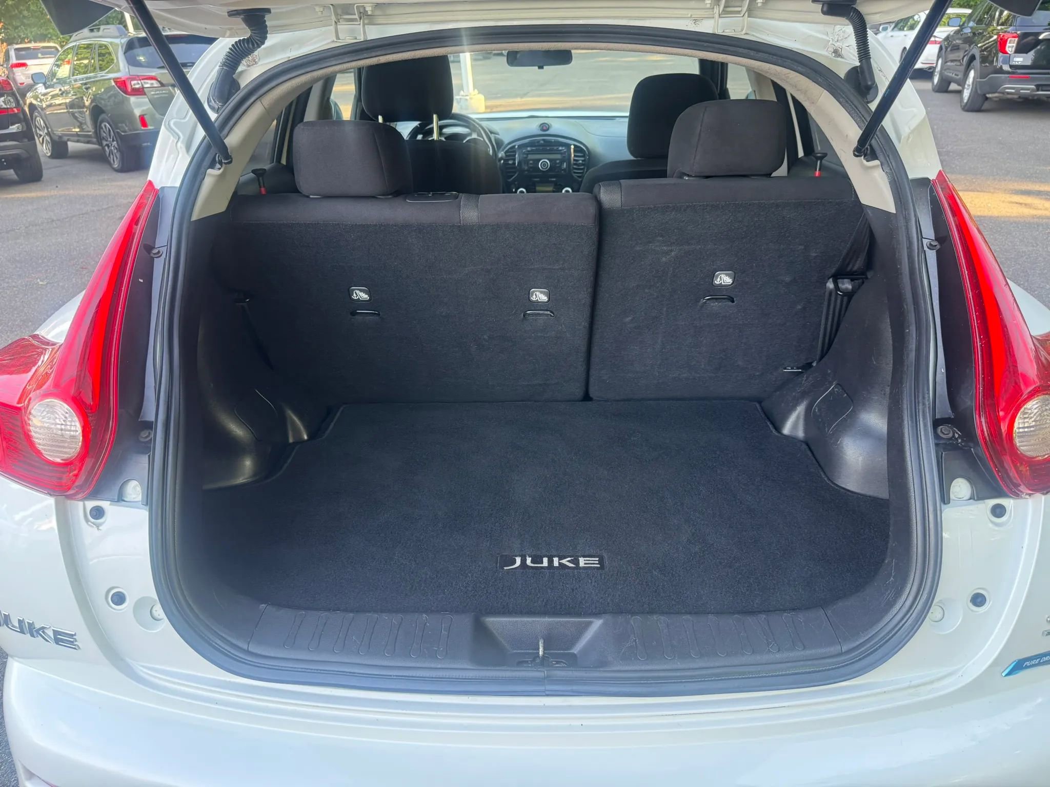 Used 2013 Nissan Juke SV FWD image 20