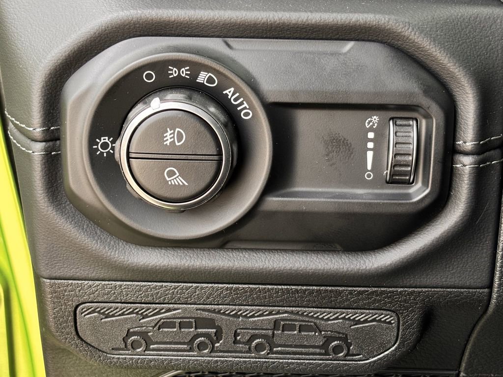 New 2025 Jeep Gladiator Sport image 17