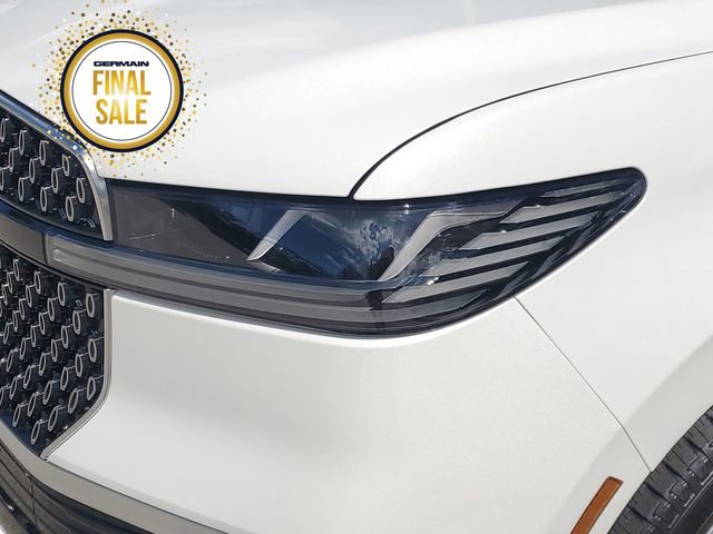 New 2025 Lincoln Navigator Reserve image 12