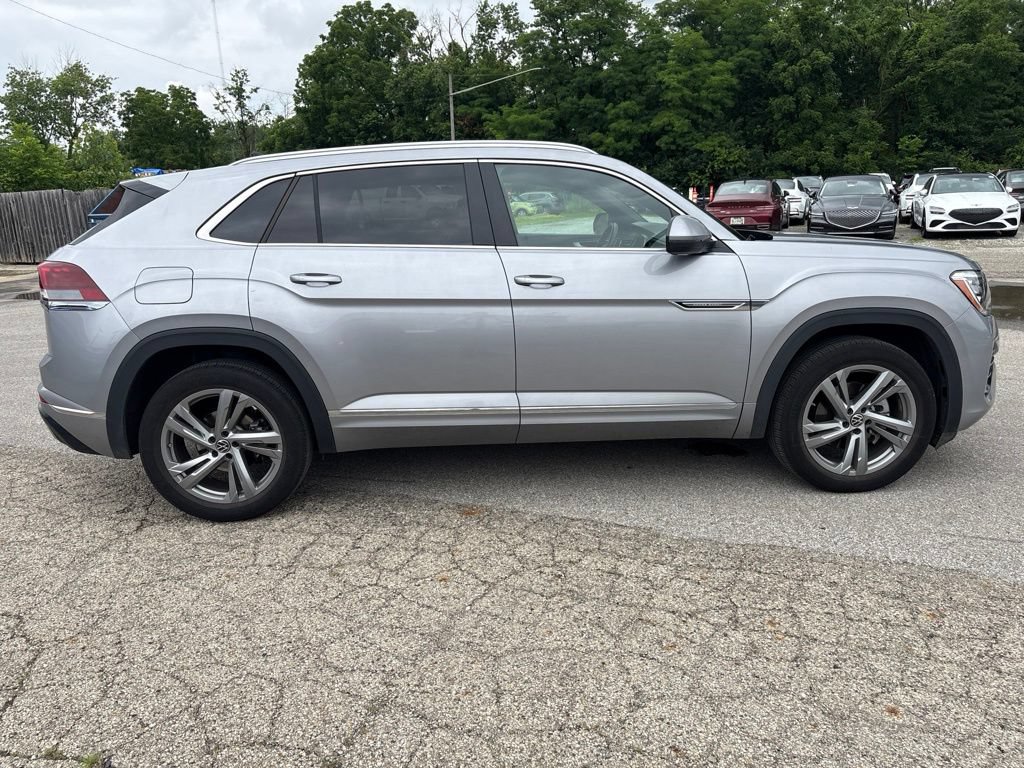 Used 2024 Volkswagen Atlas Cross Sport SEL R-Line AWD/4WD image 5