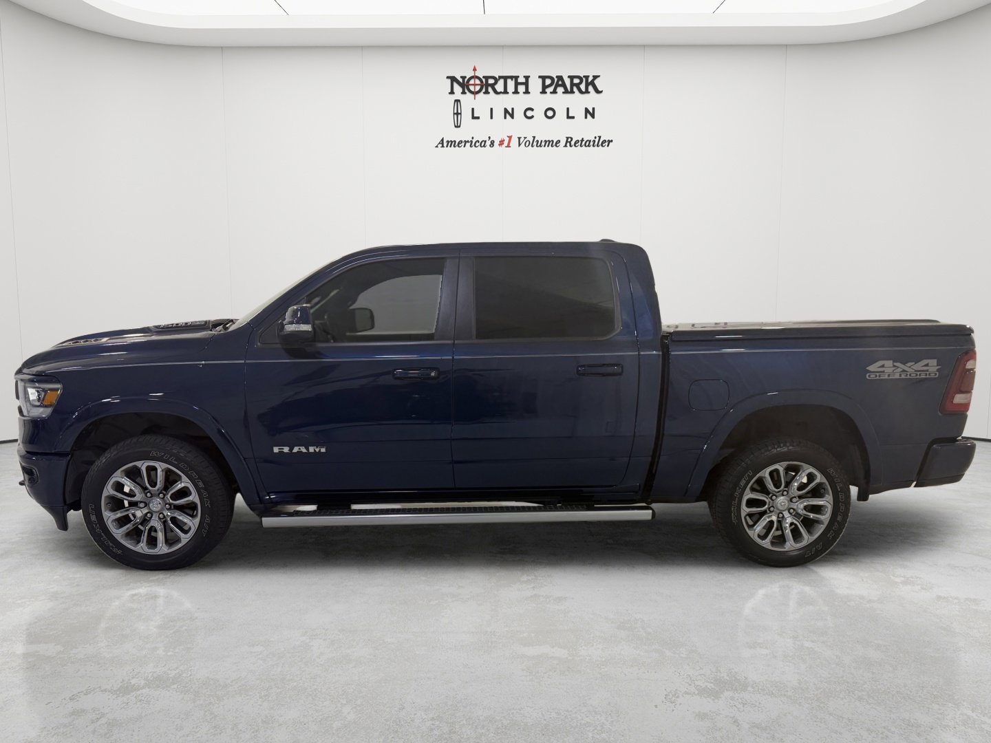 Used 2019 RAM 1500 Laramie w/ Sport Appearance Package AWD/4WD image 2