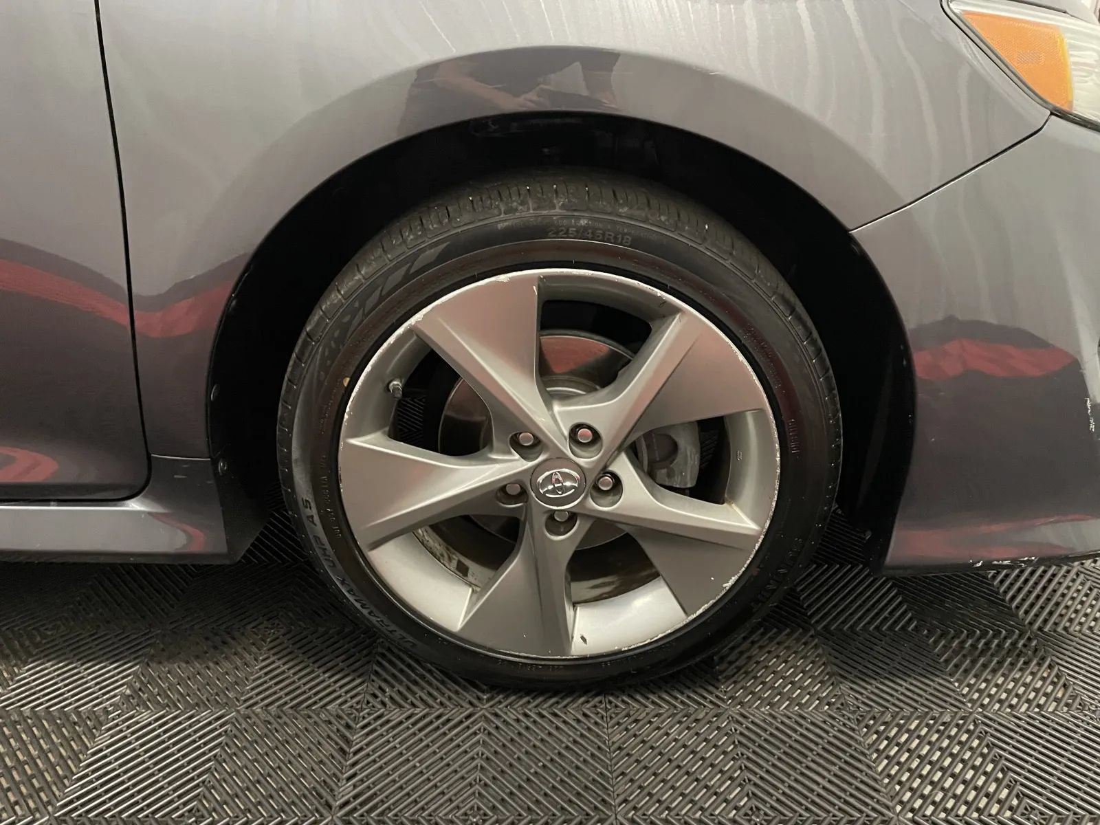 Used 2013 Toyota Camry SE w/ Leather Pkg FWD image 19