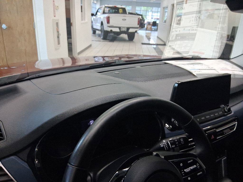 Used 2023 Kia Seltos S w/ Navigation Package FWD image 2