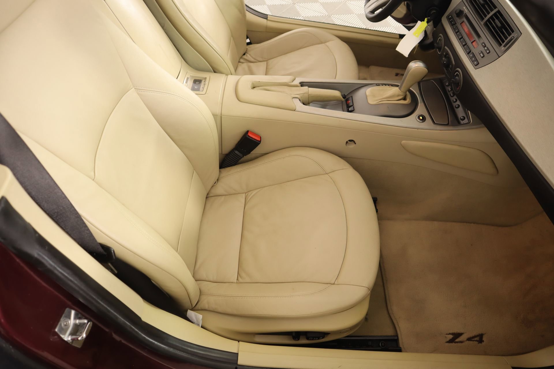 Used 2004 BMW Z4 3.0i image 11