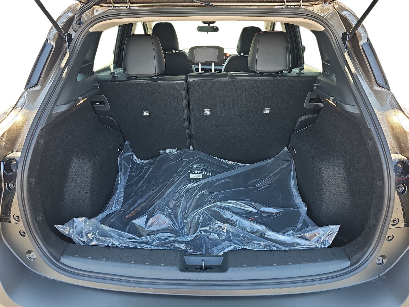New 2027 Nissan Kicks SR w/ SR Premium Package FWD image 30