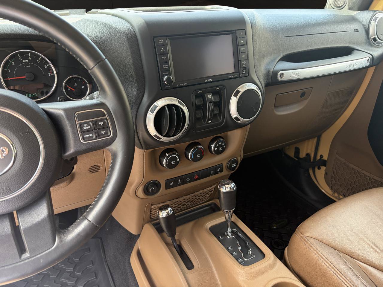 Used 2014 Jeep Wrangler Unlimited Rubicon w/ Dual Top Group AWD/4WD image 14