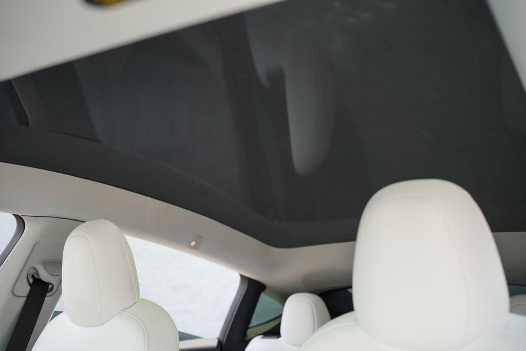 Used 2023 Tesla Model Y Long Range AWD/4WD image 32