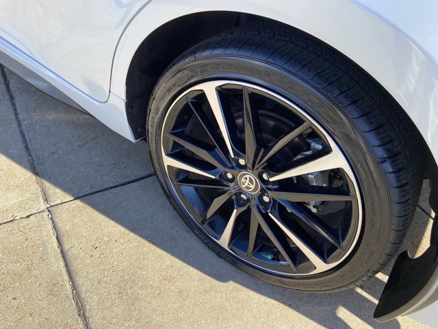 Used 2020 Toyota Camry XSE image 29