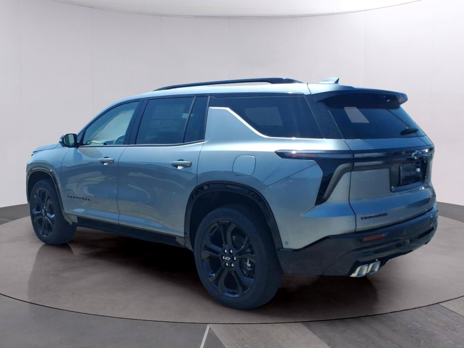 New 2027 Chevrolet Traverse RS w/ LPO, Floor Liner Package FWD image 3