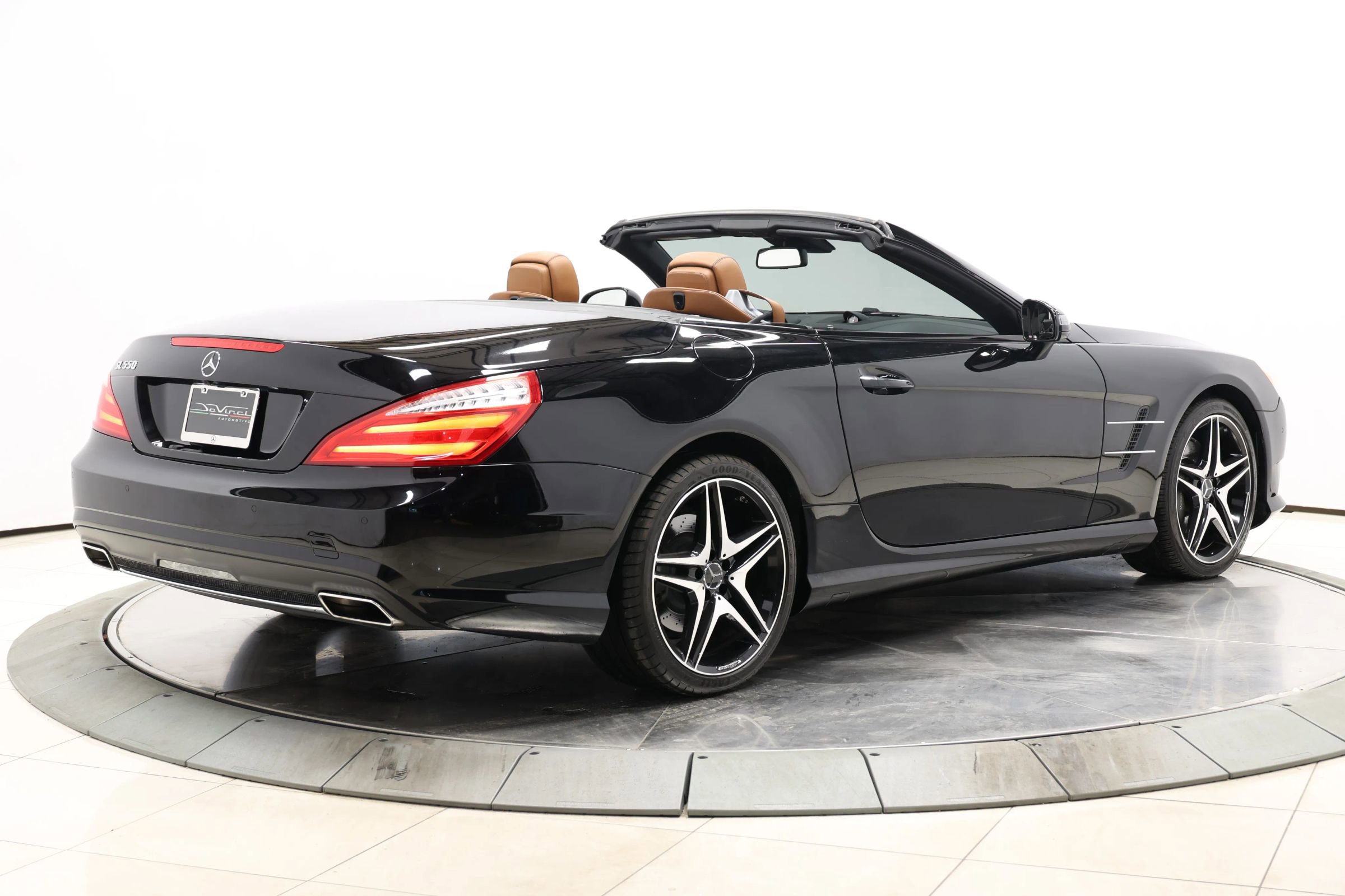 Used 2014 Mercedes-Benz SL 550 image 4