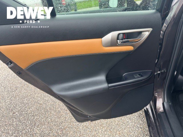 Used 2016 Lexus CT 200h w/ Navigation Package image 25