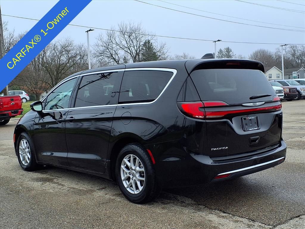 Used 2024 Chrysler Pacifica Touring-L FWD image 8