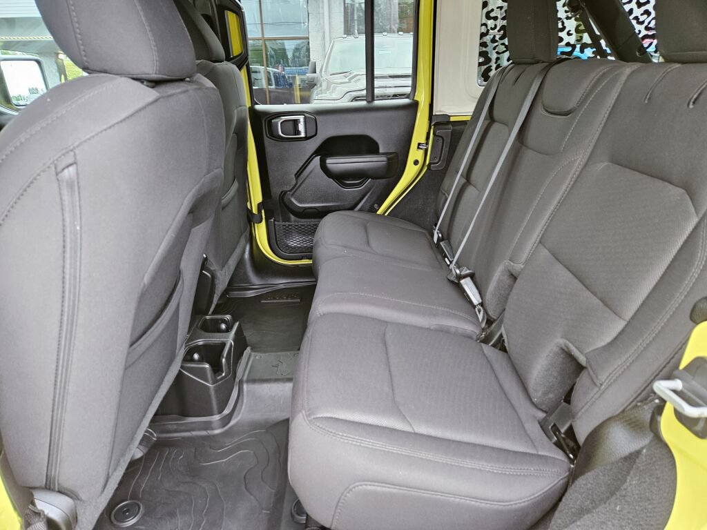 Used 2022 Jeep Wrangler Unlimited Sport AWD/4WD image 13