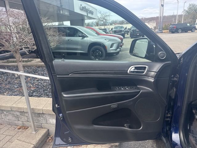 Used 2018 Jeep Grand Cherokee Limited image 10