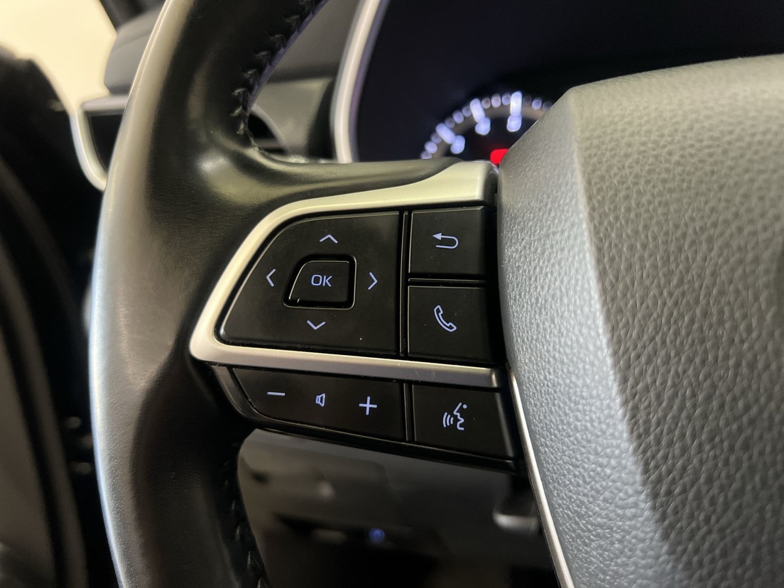 Used 2022 Toyota Highlander XSE AWD/4WD image 35