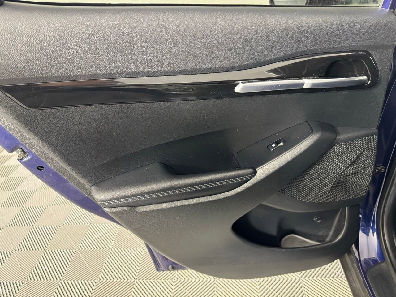 Used 2023 Kia Seltos S w/ Navigation Package image 23