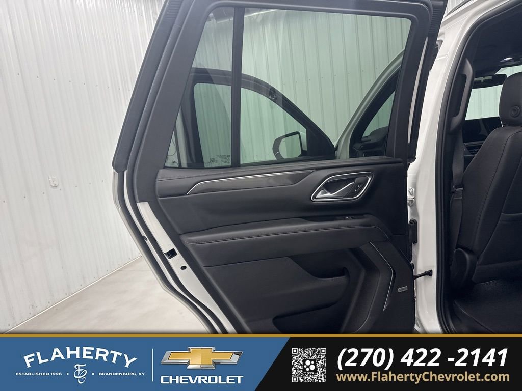 Used 2024 GMC Yukon AT4 w/ Technology Package image 10