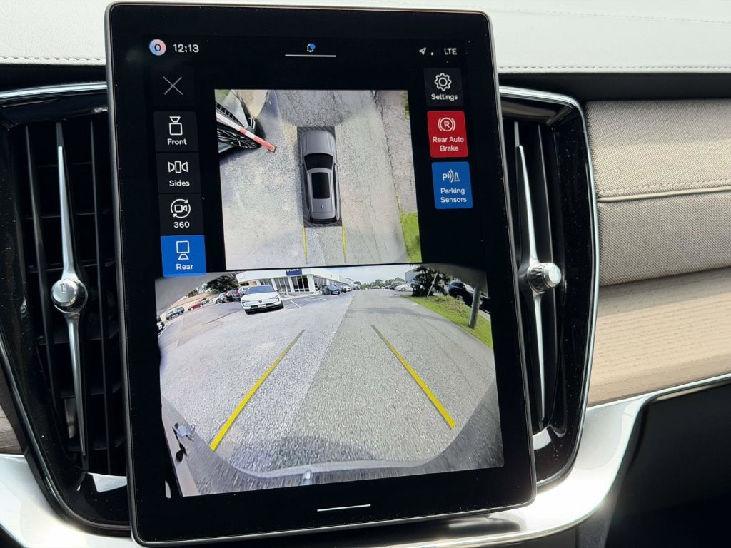 New 2026 Volvo XC90 B6 Plus w/ Protection Package Premier AWD/4WD image 4
