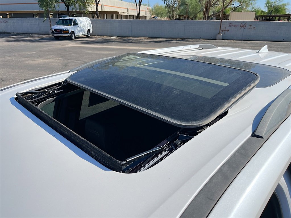 Used 2023 Chevrolet Traverse High Country image 23