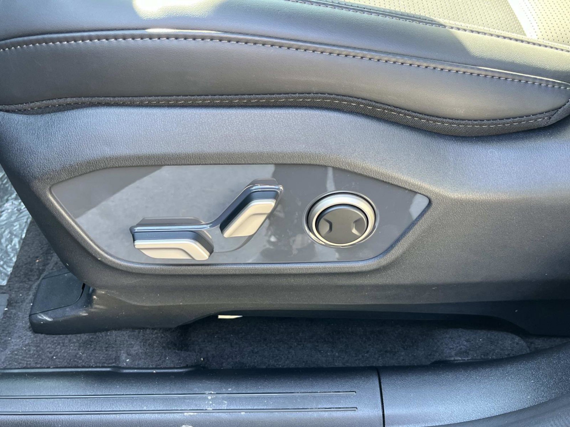 New 2027 Kia Telluride S image 25