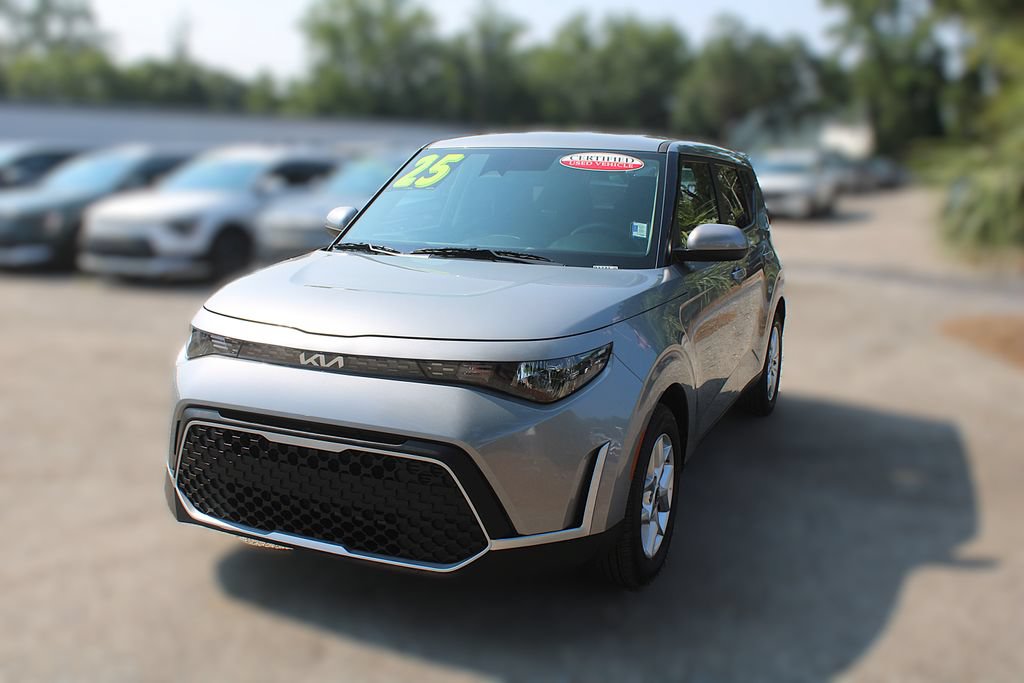 Certified 2025 Kia Soul LX w/ LX Technology Package FWD image 15