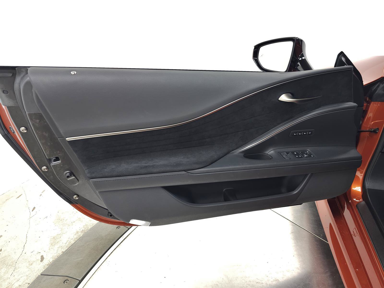 Certified 2022 Lexus LC 500 Coupe w/ Sport Package RWD image 15