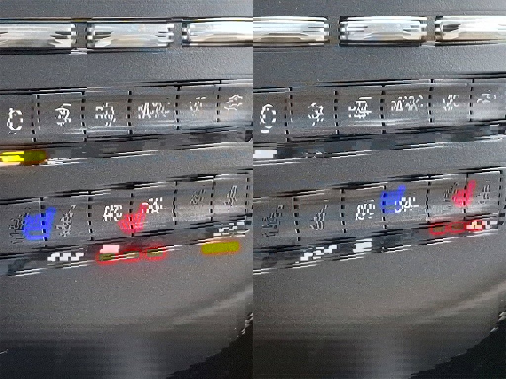 Used 2019 Lincoln MKC Reserve image 26