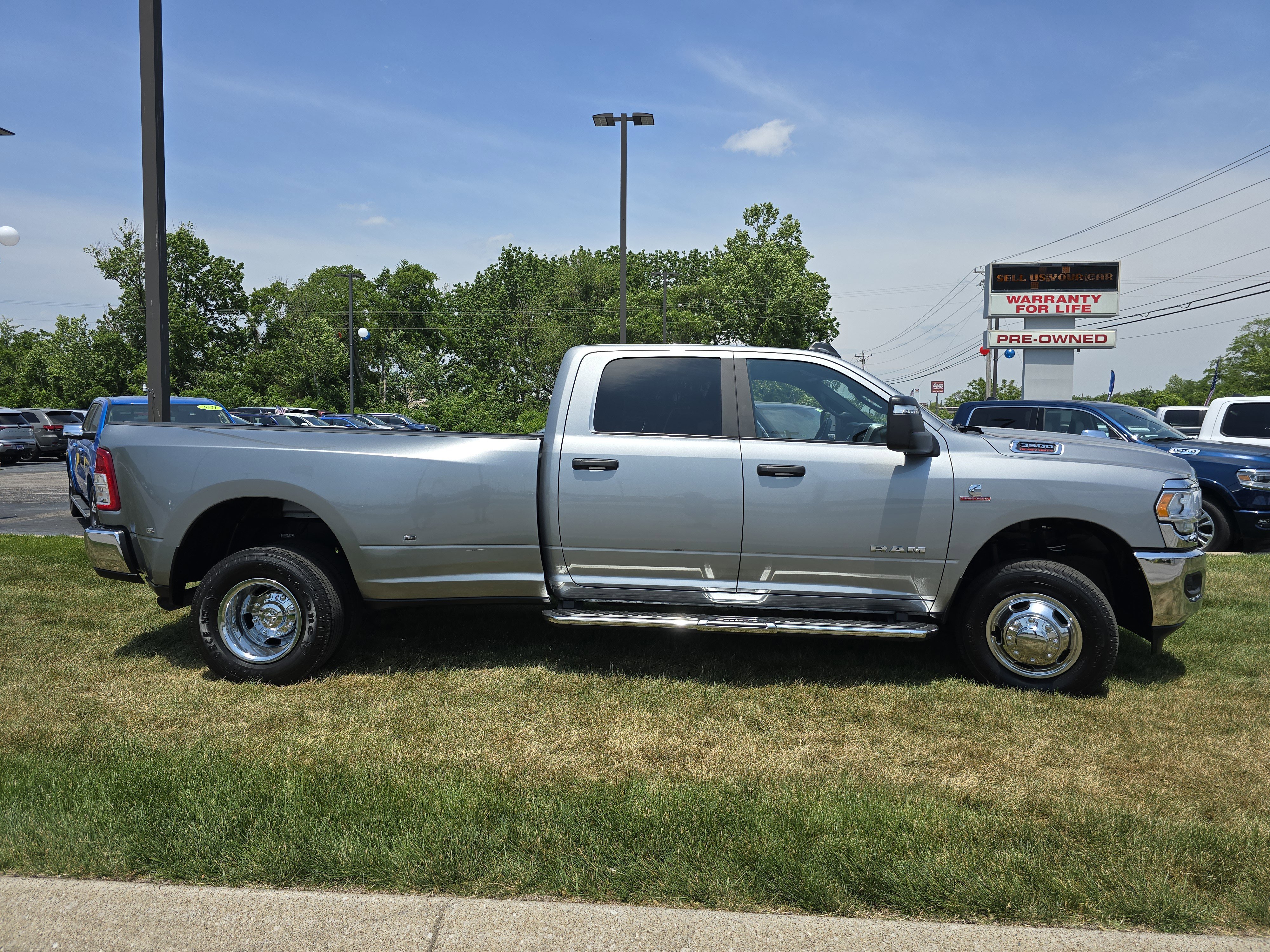 Used 2024 RAM 3500 Big Horn AWD/4WD image 15
