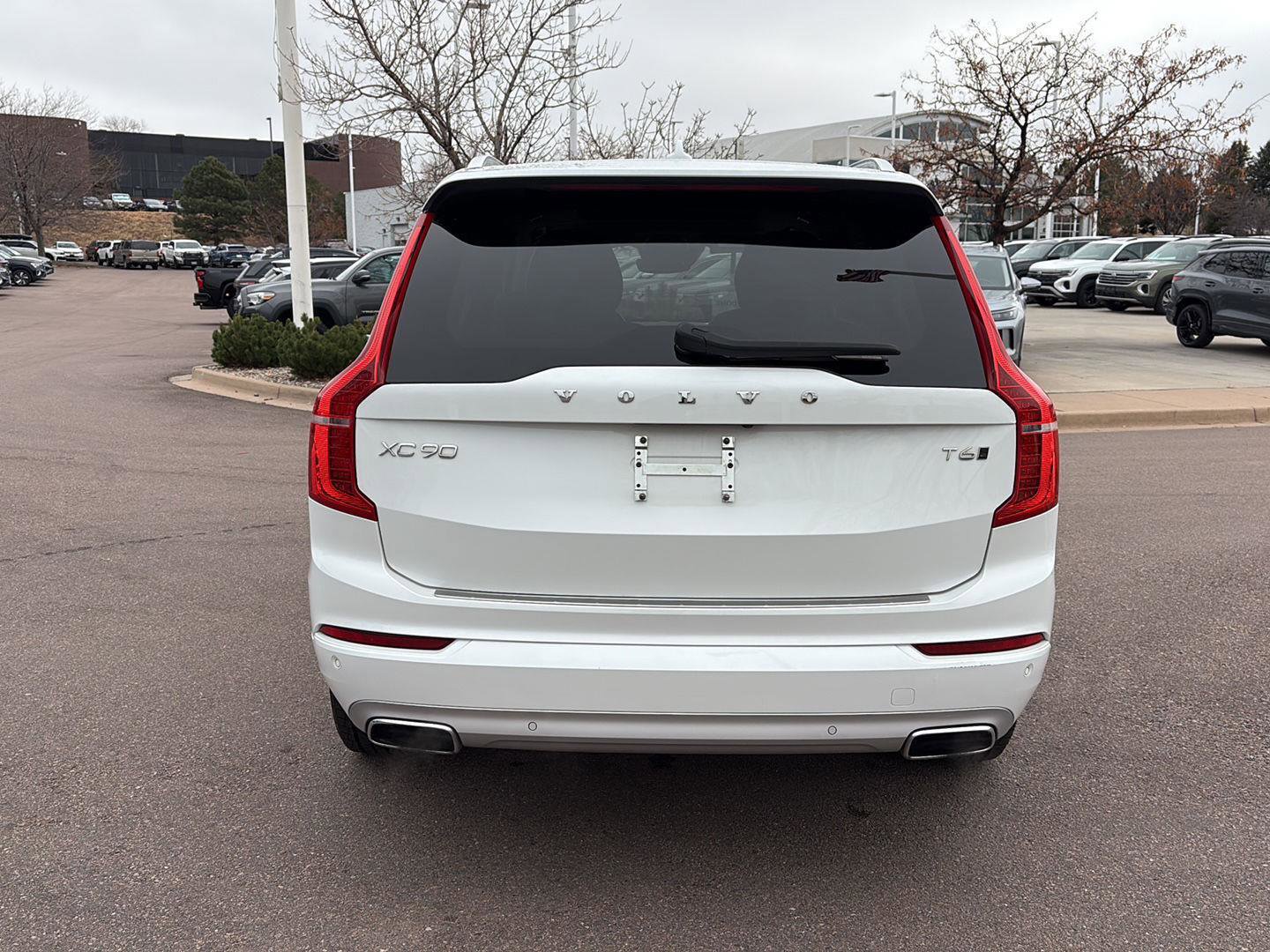 Used 2021 Volvo XC90 T6 Momentum w/ Climate Package image 5