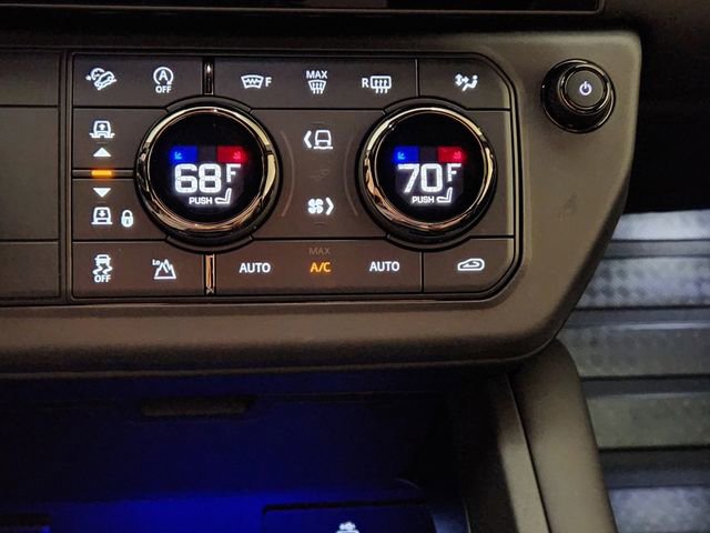 New 2026 Land Rover Defender 110 OCTA image 18