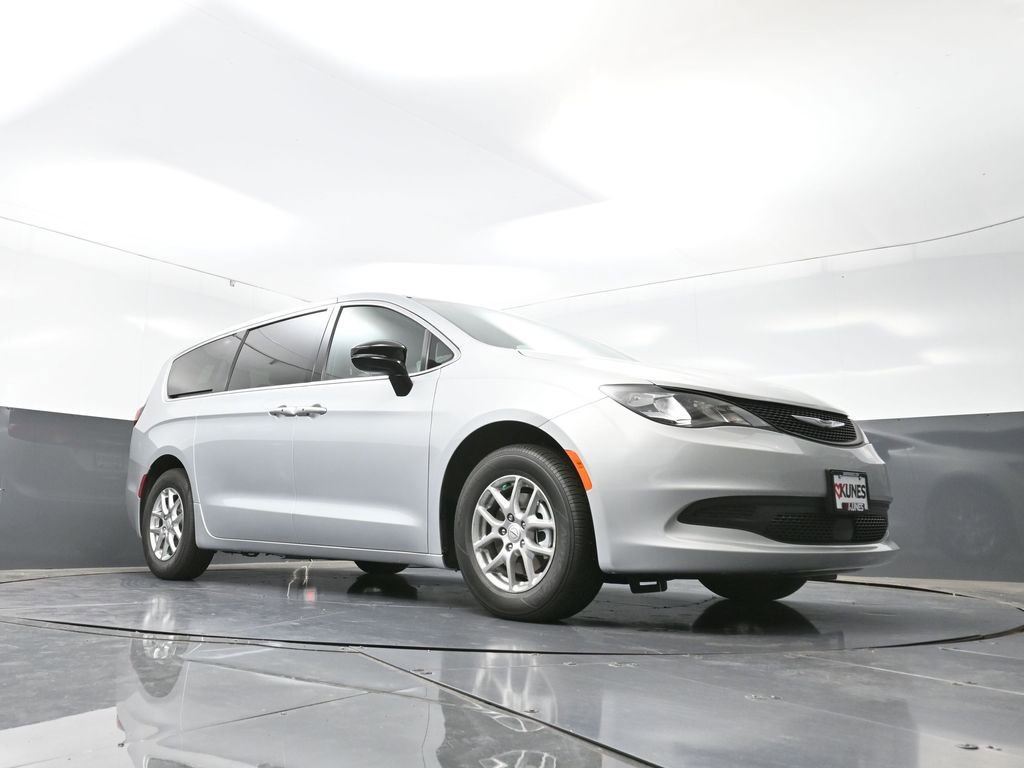 New 2026 Chrysler Voyager LX image 39