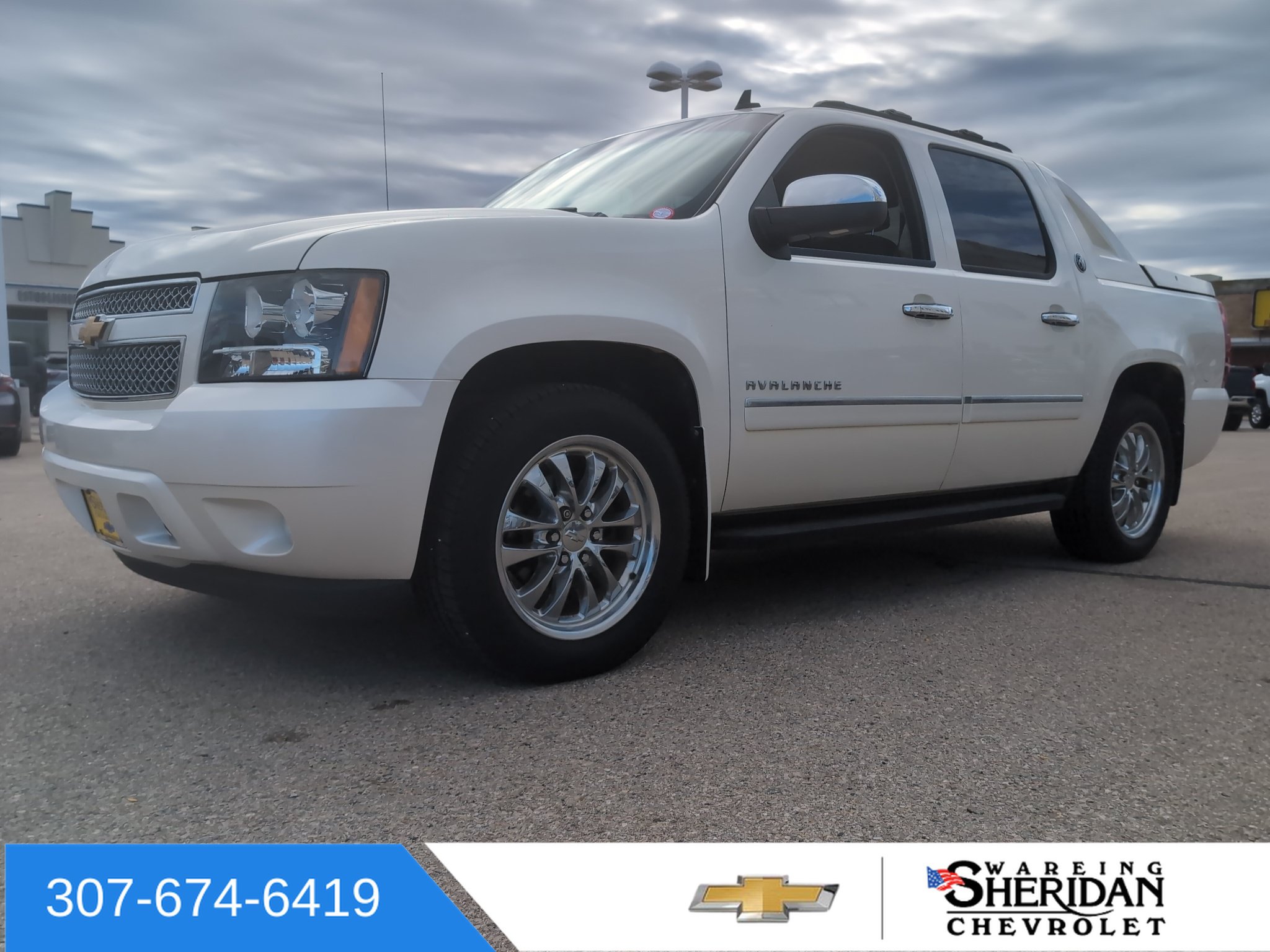 Used 2013 Chevrolet Avalanche LTZ AWD/4WD image 33